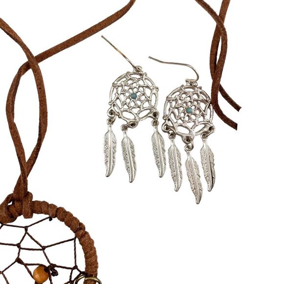 Disney Pocahontas Vintage Nostalgic Stud Earring Pack with Dream Catcher Set - Picture 5 of 6